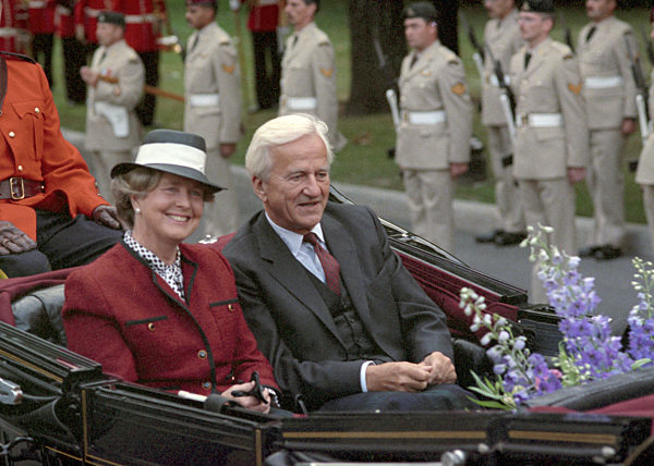 Richard von Weizsäcker visits Canada in 1990