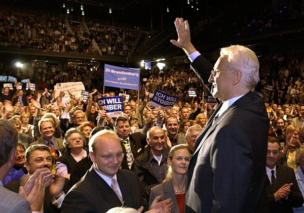 Stoiber auf Wahlkampf-Abschlussveranstaltung in Berlin