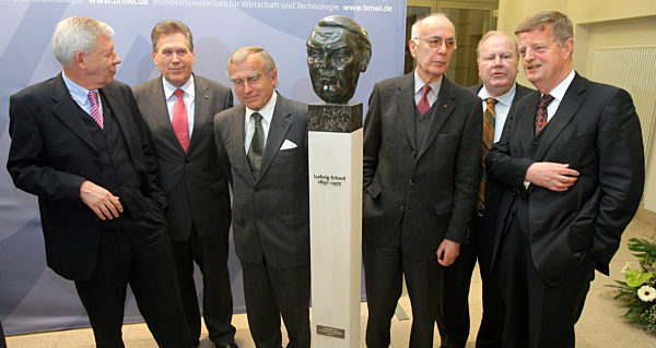 Bundeswirtschaftsminister Michael Glos (CSU, 2.v...