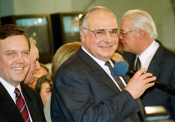 -HJK-  Der CDU-Bundesvorsitzende, Bundeskanzler Helmut Kohl  am Abend der...