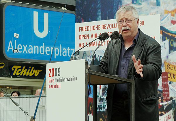 Eroeffnung der Open-Air-Ausstellung "20 Jahre Friedliche Revolution 1989/2009"