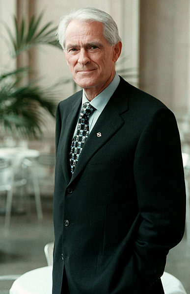 HANS WILHELM GÄB ,HANS WILHELM GAEB - VIZEPRAESIDENT GENERAL M0TORS EUROPE...