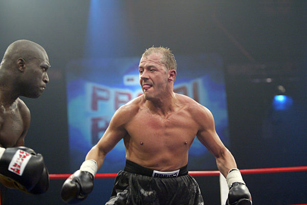 Willi Herren gegen Nana Abrokwa am 01.05.2004 in Koeln.