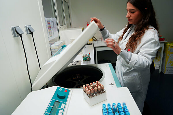 Technical platform of an analysis laboratory