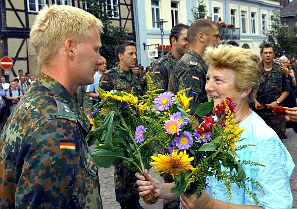 Hochwasser: Bürger danken der Bundeswehr für ihre Hilfe