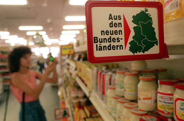 In der Konsum-Kaufhalle Rotensee in Bergen, Rügen...