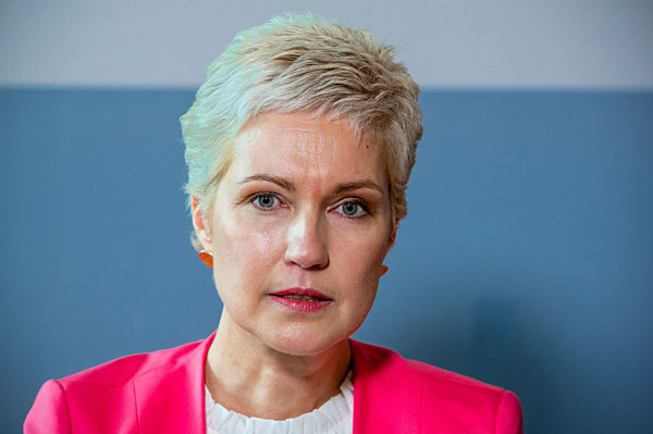 Ministerpräsidentin Schwesig zu erfolgreicher Krebs-Therapie