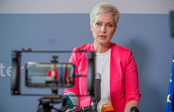 Ministerpräsidentin Schwesig zu erfolgreicher Krebs-Therapie