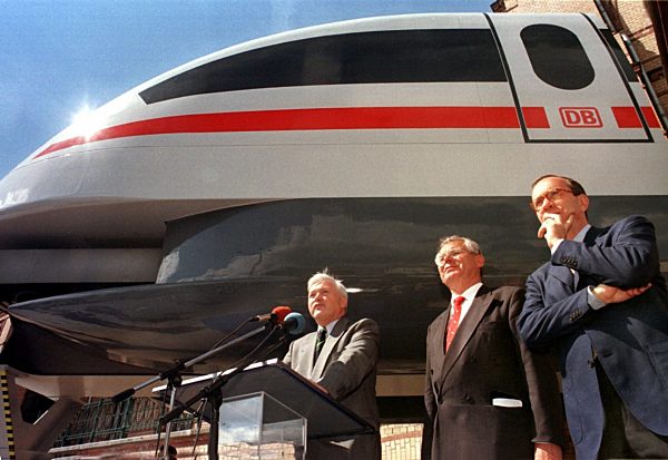 Bahn AG stellt Transrapid-Modell vor