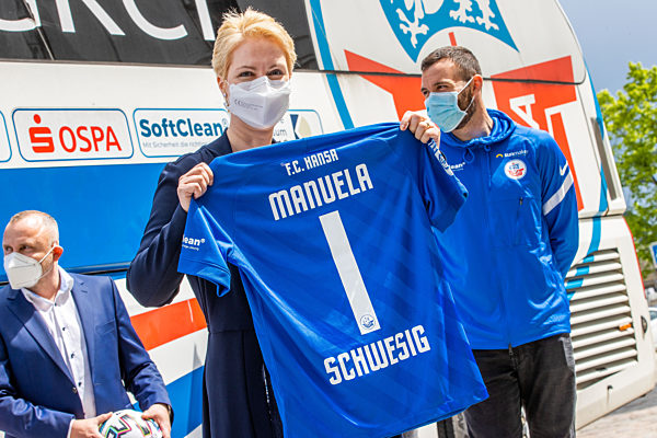 Ministerpräsidentin Schwesig gratuliert Hansa Rostock