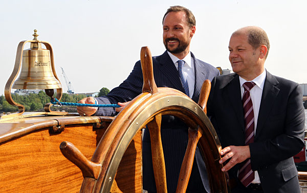 Norwegens Kronprinz Haakon besucht Hamburg