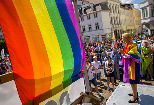 Christopher Street Day mit Rede von Ministerpräsidentin Manuel..