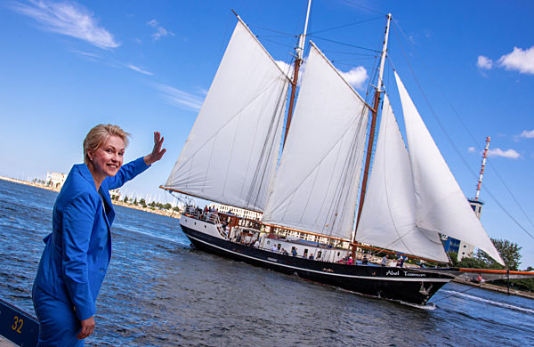 Beginn der Hanse Sail