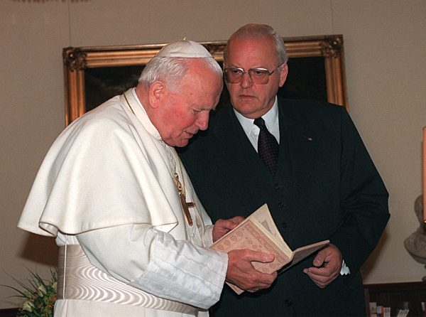 Papst Johannes Paul II. trifft Bundespräsident Herzog