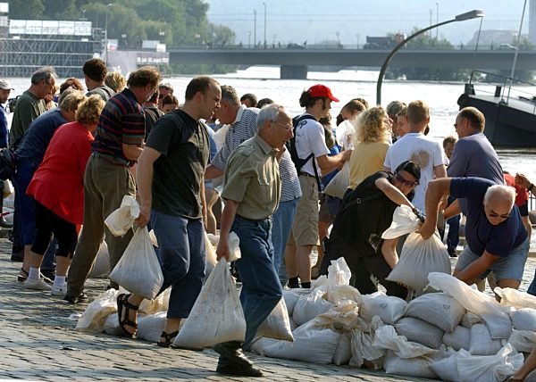 Hochwasser Dresden Rettungsarbeiten