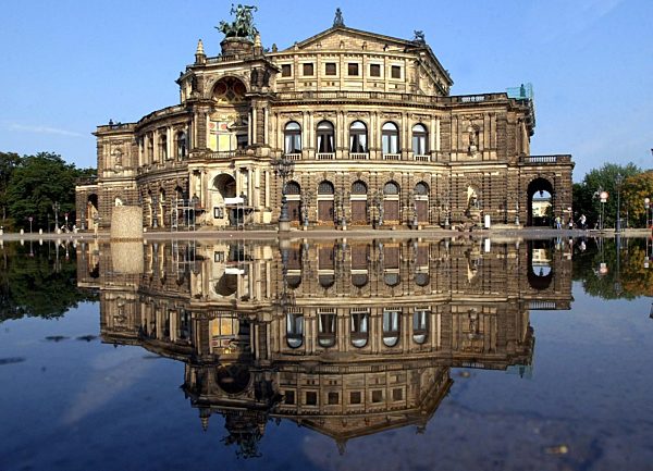 Hochwasser Dresden Semperoper