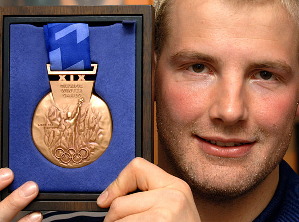 Der Bob-Weltmeister Andre Lange zeigt am 09.03...