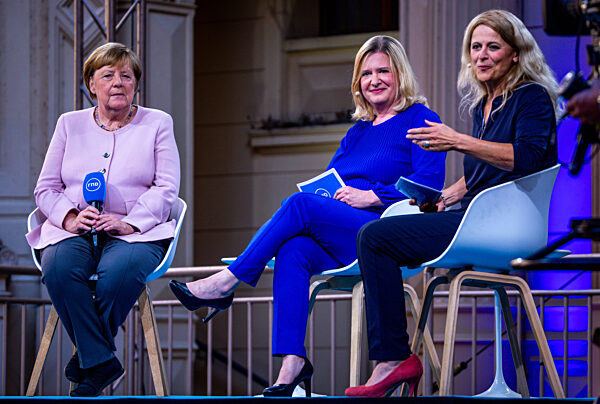 Ex-Bundeskanzlerin im Bürgergespräch