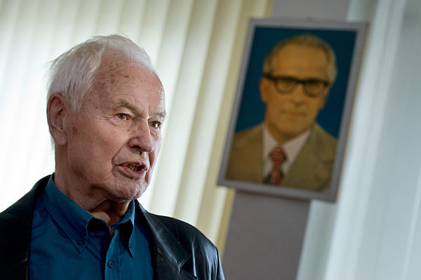 Hans Modrow besucht DDR-Museum