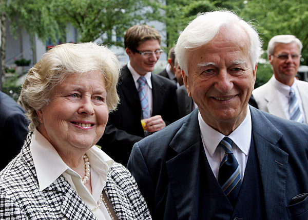 Alt-Bundespräsident Richard von Weizsäcker und seine Ehefrau Marianne...