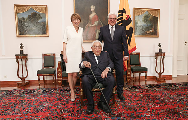Bundespräsident empfängt Henry A. Kissinger zum 95.