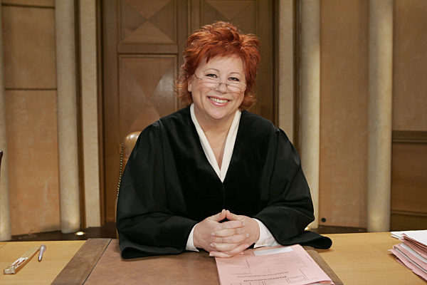 Anlässlich der 1500. Ausgabe von "Richterin Barbara Salesch" posiert die...