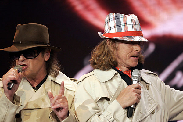 Die Musiker Udo Lindenberg (l) und Helge Schneider nehmen Teil an der...