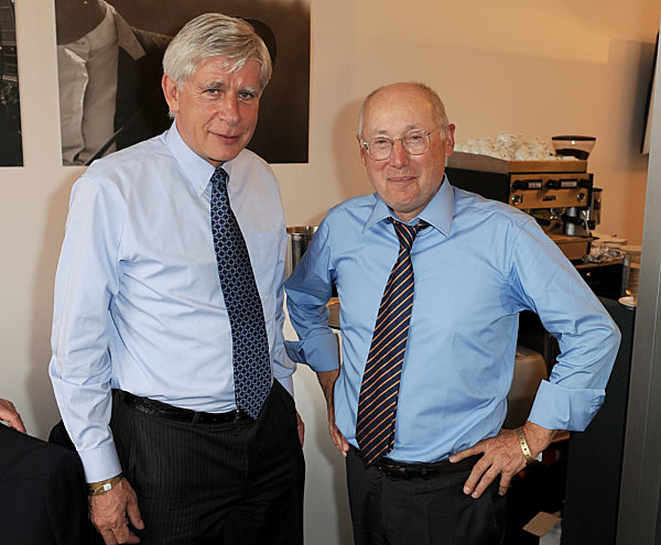 Der ehemalige Springreiter Paul Schockemöhle (l) und Journalist Stefan Aust...