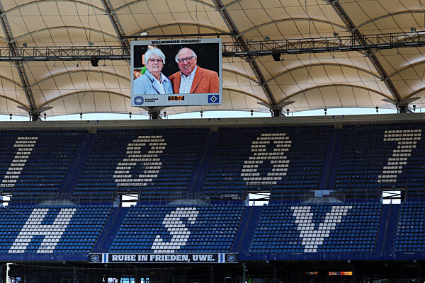 Fußball - Trauerfeier für Uwe Seeler im Volksparkstadion