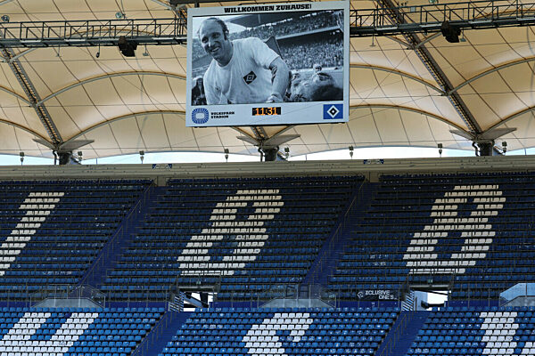Fußball - Trauerfeier für Uwe Seeler im Volksparkstadion