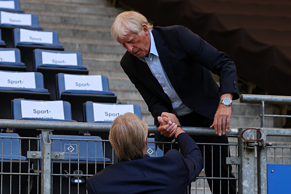 Fußball - Trauerfeier für Uwe Seeler im Volksparkstadion