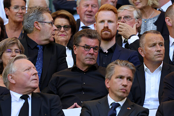 Fußball - Trauerfeier für Uwe Seeler im Volksparkstadion