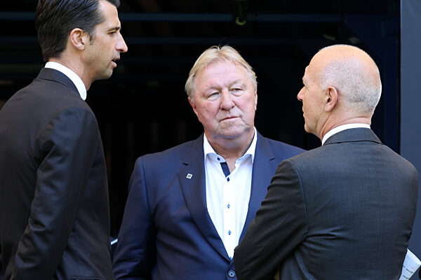 Fußball - Trauerfeier für Uwe Seeler im Volksparkstadion