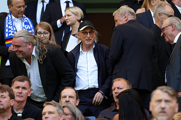 Fußball - Trauerfeier für Uwe Seeler im Volksparkstadion