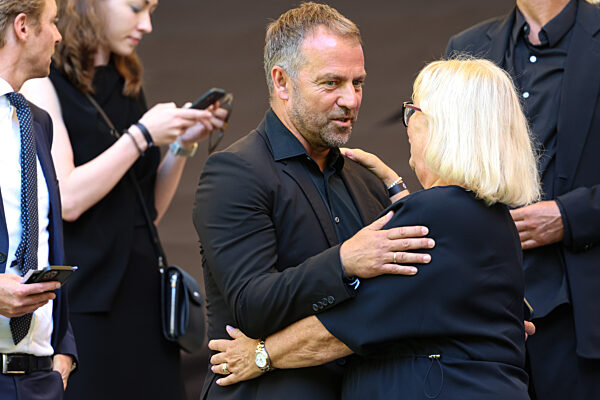 Fußball - Trauerfeier für Uwe Seeler im Volksparkstadion