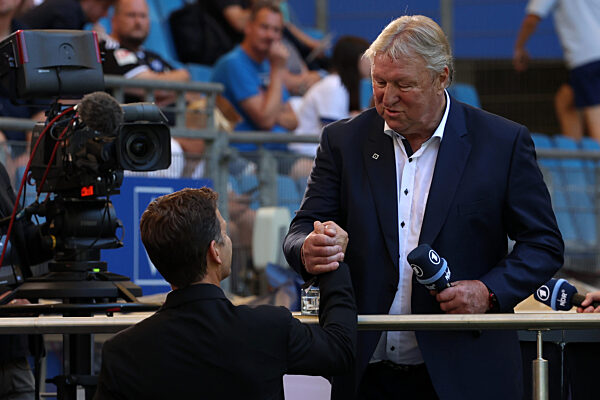 Fußball - Trauerfeier für Uwe Seeler im Volksparkstadion
