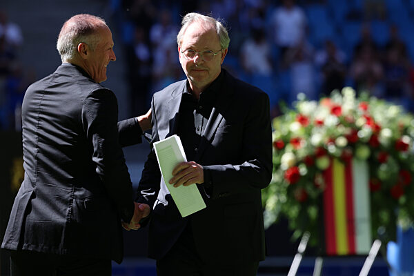 Fußball - Trauerfeier für Uwe Seeler im Volksparkstadion