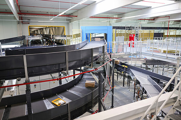 Neue Sortieranlage Deutsche Post DHL