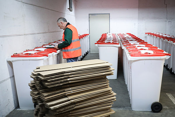 Wahlurnen zur Bundestagswahl