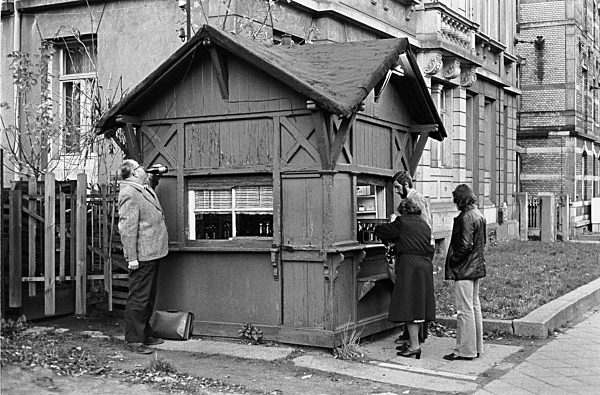 DDR - Kiosk in Dresden 1980