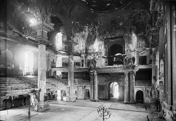 Nachkriegszeit - Dresdner Kreuzkirche 1945