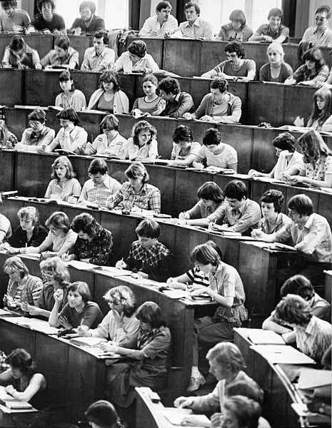 DDR - Studenten im Hörsaal