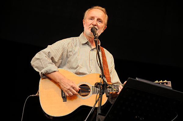 Hannes Wader bei Wecker & Wader - Konzert am 01.07.2010 im Hamburger Stadtpark