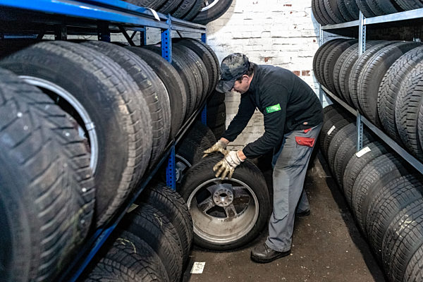 Reifenwechsel in der Werkstatt