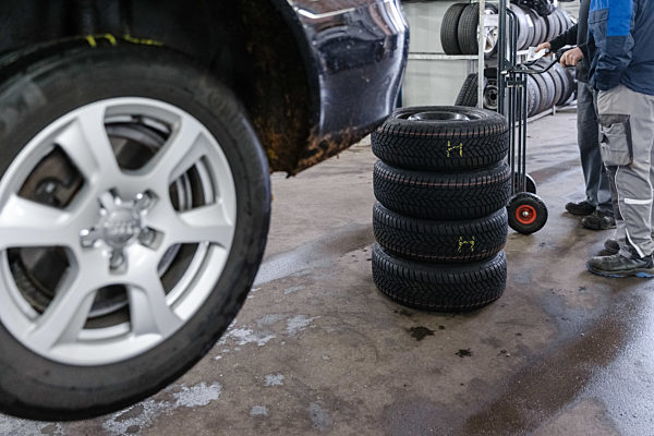 Reifenwechsel in der Werkstatt