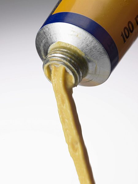 Senfstrahl aus der Tube