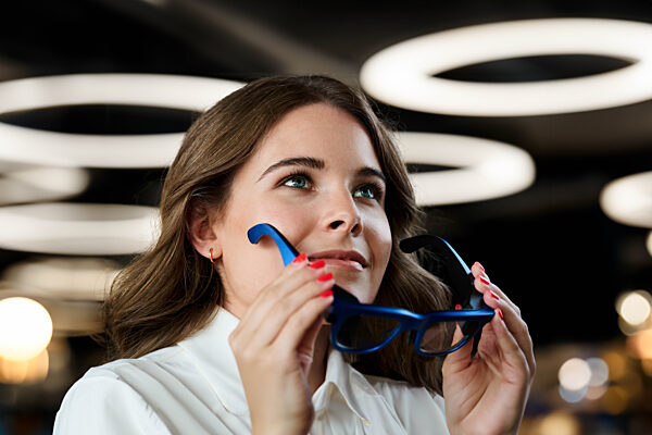 Schott AR Smart Glasses - SCHOTT AG