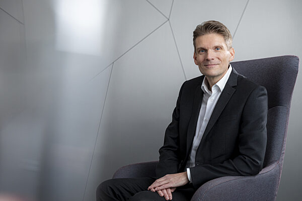SCHOTT CEO Dr. Thorsten Derr