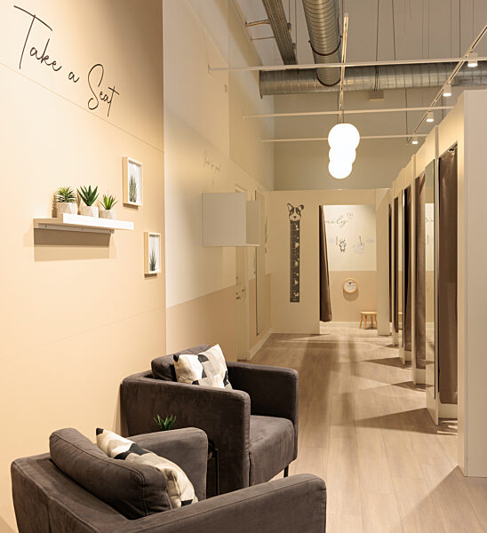 Takko Fashion - Umkleidekabinen und Lounge