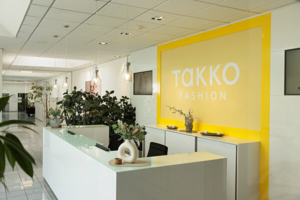 Takko Fashion - Empfangsbereich der Unternehmenszentrale in Telgte